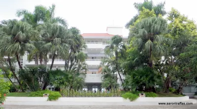 The entrance to Couples Tower Isle