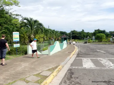 Entrance to the falls